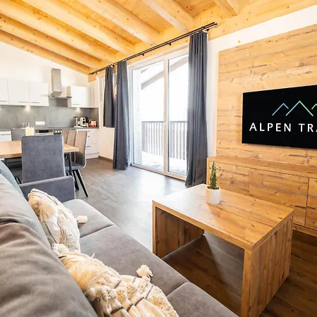 Penthouse For 8 Guests With Views Apartment *